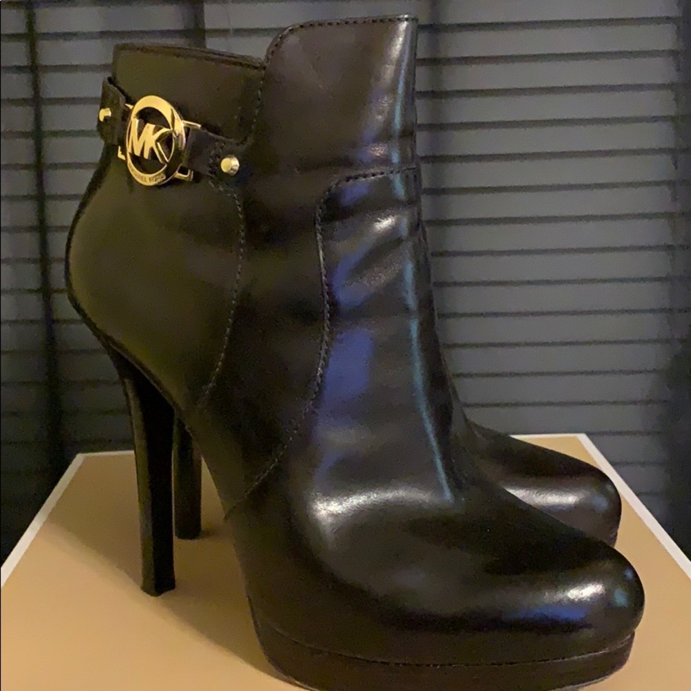 Michael Kors Wyatt boot